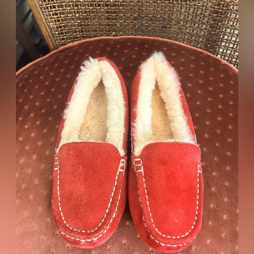 🛍️ Red Wing Kids Size 6 Red Leather Slippers